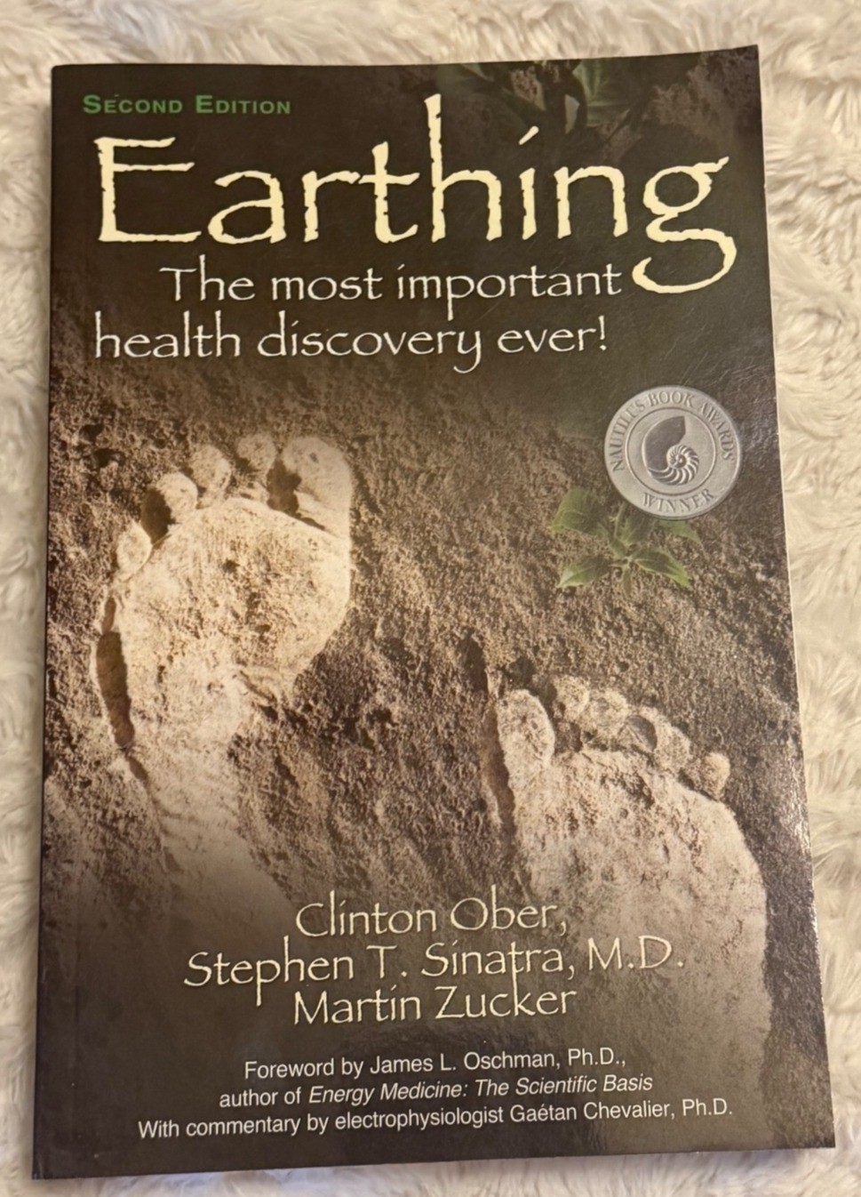 MIXED Set of 3 Paperback Books “Identity, Earthing, Mother Earth Effect” (EUC)