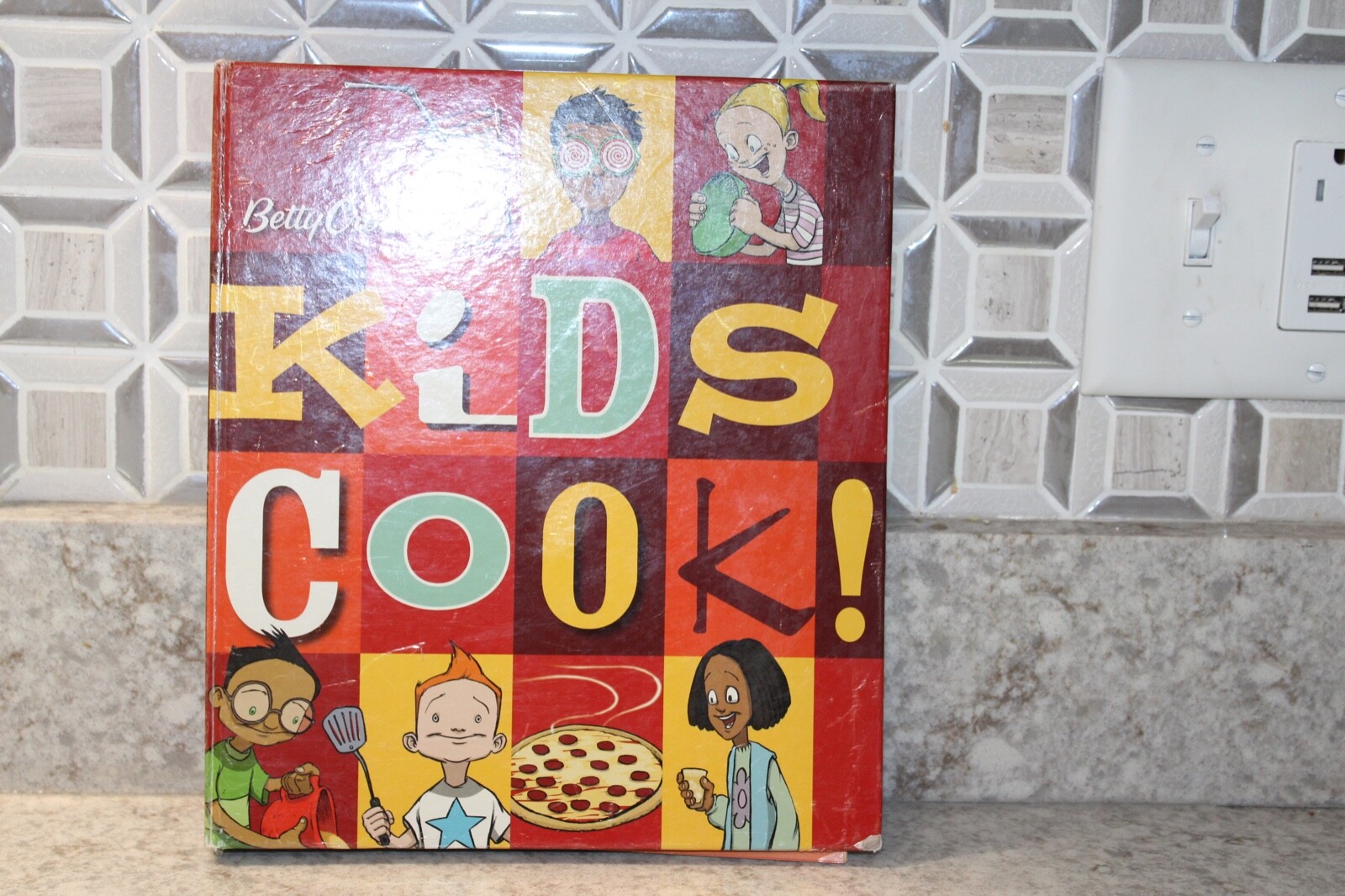 2009 Betty Crocker’s Kids Cook! Cookbook Second Edition 159 pages