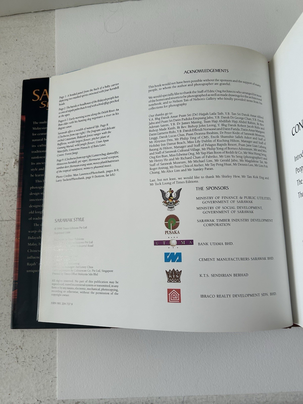 Sarawak Style Tettoni, Luca Invernizzi Destin Ong Hardcover Dust Jacket