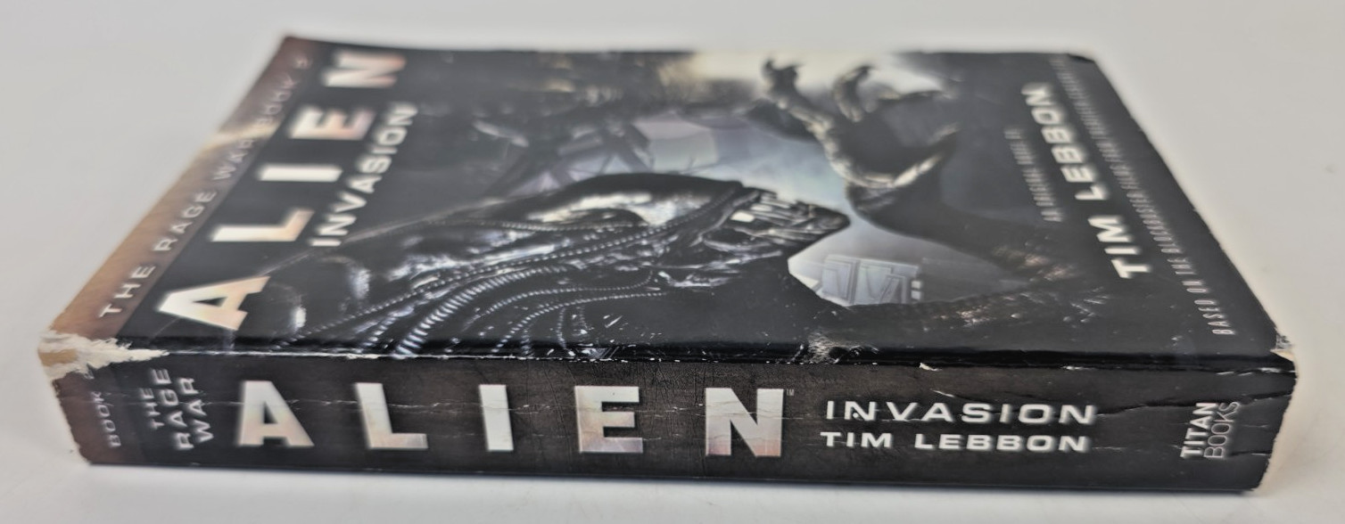 The Rage War 1-2: Predator Incursion & Alien Invasion by Tim Lebbon Titan Books