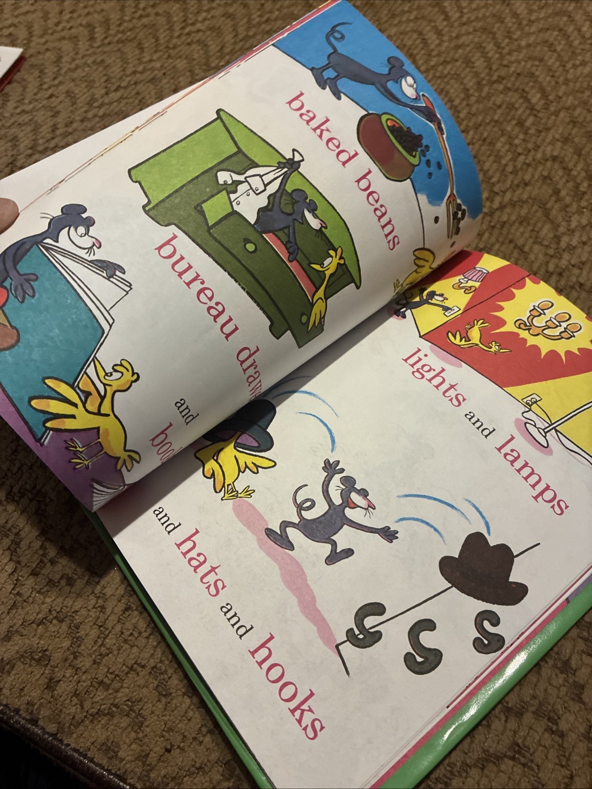 LN In a people house Dr. Seuss hardcover book 6.75″ x 9.25″