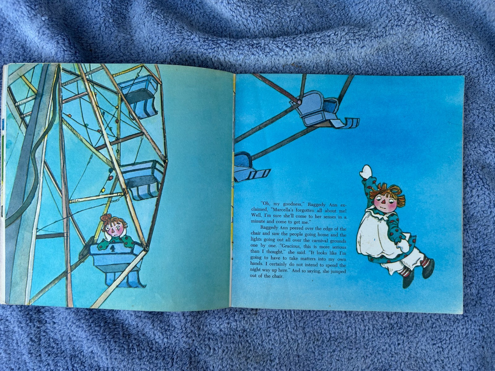 1977 GOLDEN LOOK-LOOK BOOK $1.25 – RAGGEDY ANN AT THE CARNIVAL – NO MARKS