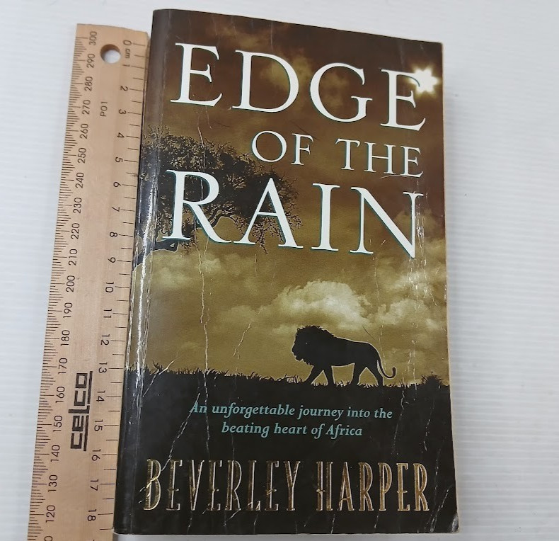 Edge of the rain – Beverley Harper – small paperbck