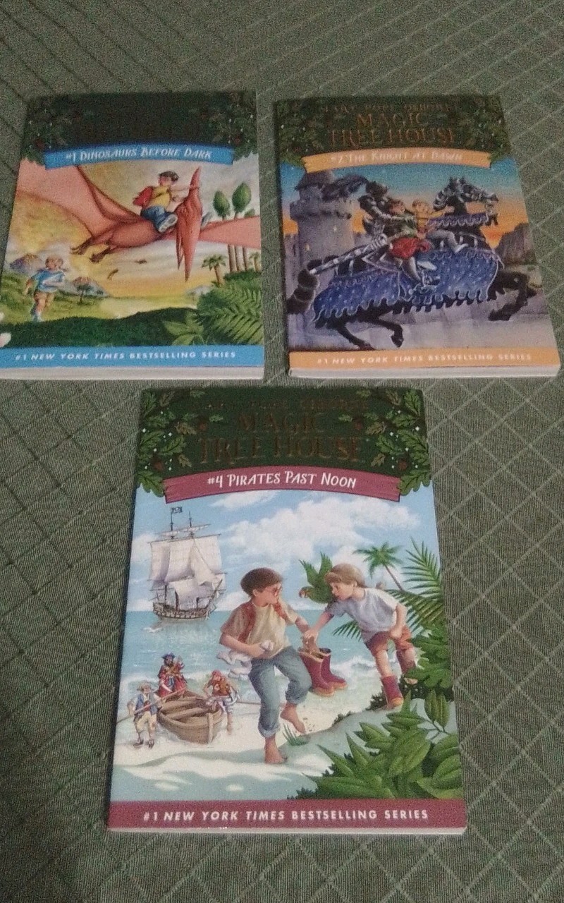 Magic Tree House Series 1,2,4 Dinosaurs Before Dark_Knight at Dawn 3 Paperback