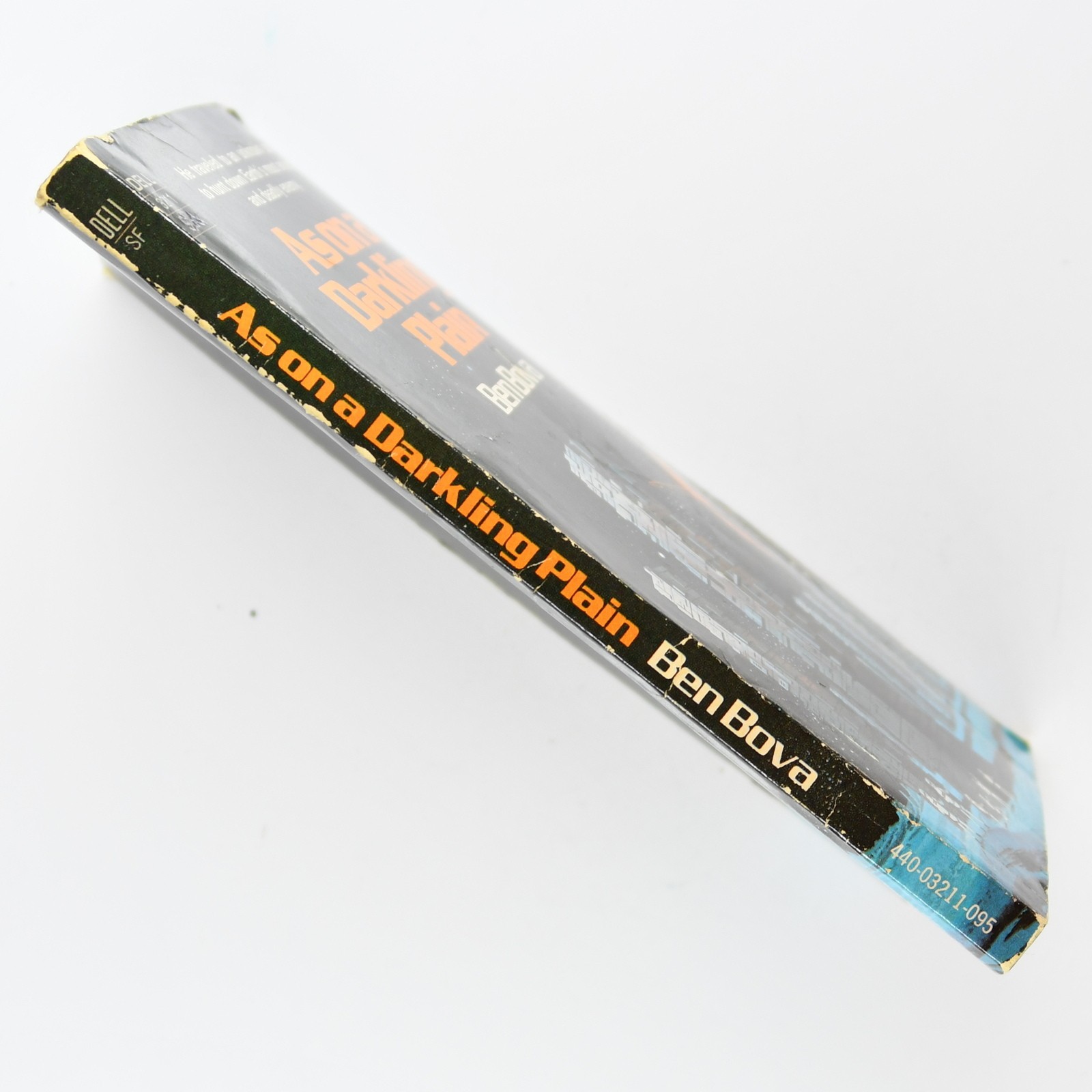 As on a Darkling Plain by Ben Bova 1974 First Dell Printing