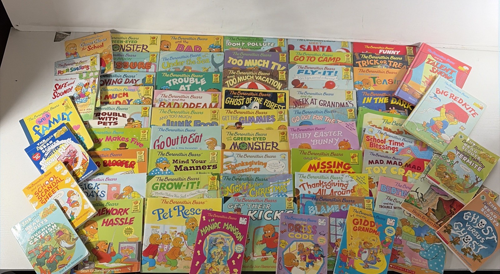 Huge Vintage Lot of 112 Berenstain Bears Books No Duplicates