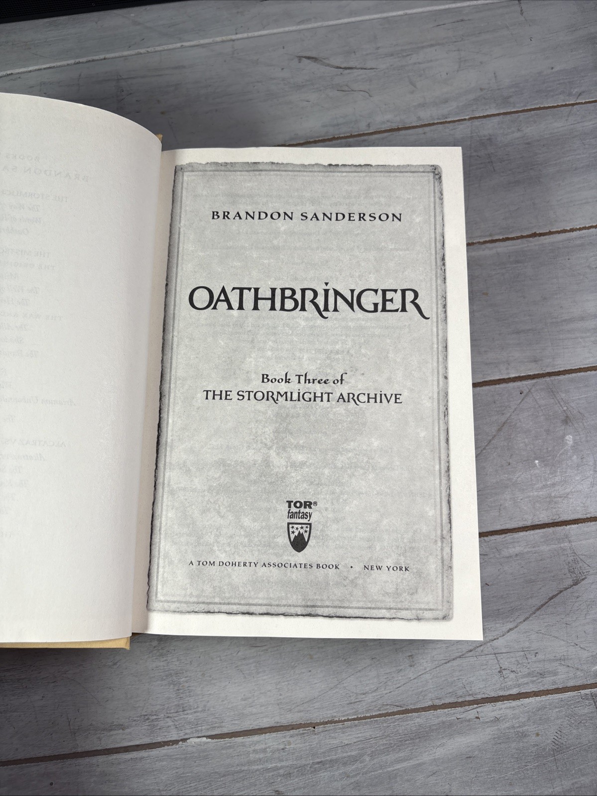 Oathbringer by Brandon Sanderson Hardcover – First Edition, 2nd Printing