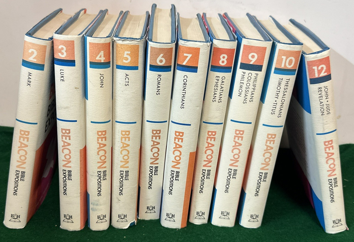 Beacon Bible Expositions Books 2-9, 12 Volume Series New Testament Hardback Book