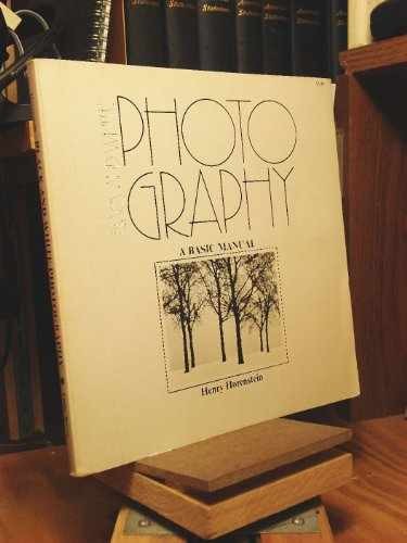 Black and White Photography: A – Paperback, by Henry Horenstein – Acceptable
