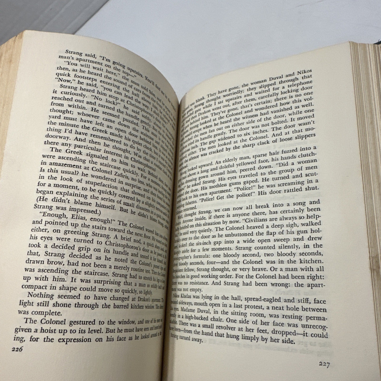 Decision At Delphi: 1960 Harcourt, Brace And Company Hardcover by Helen MacInnes