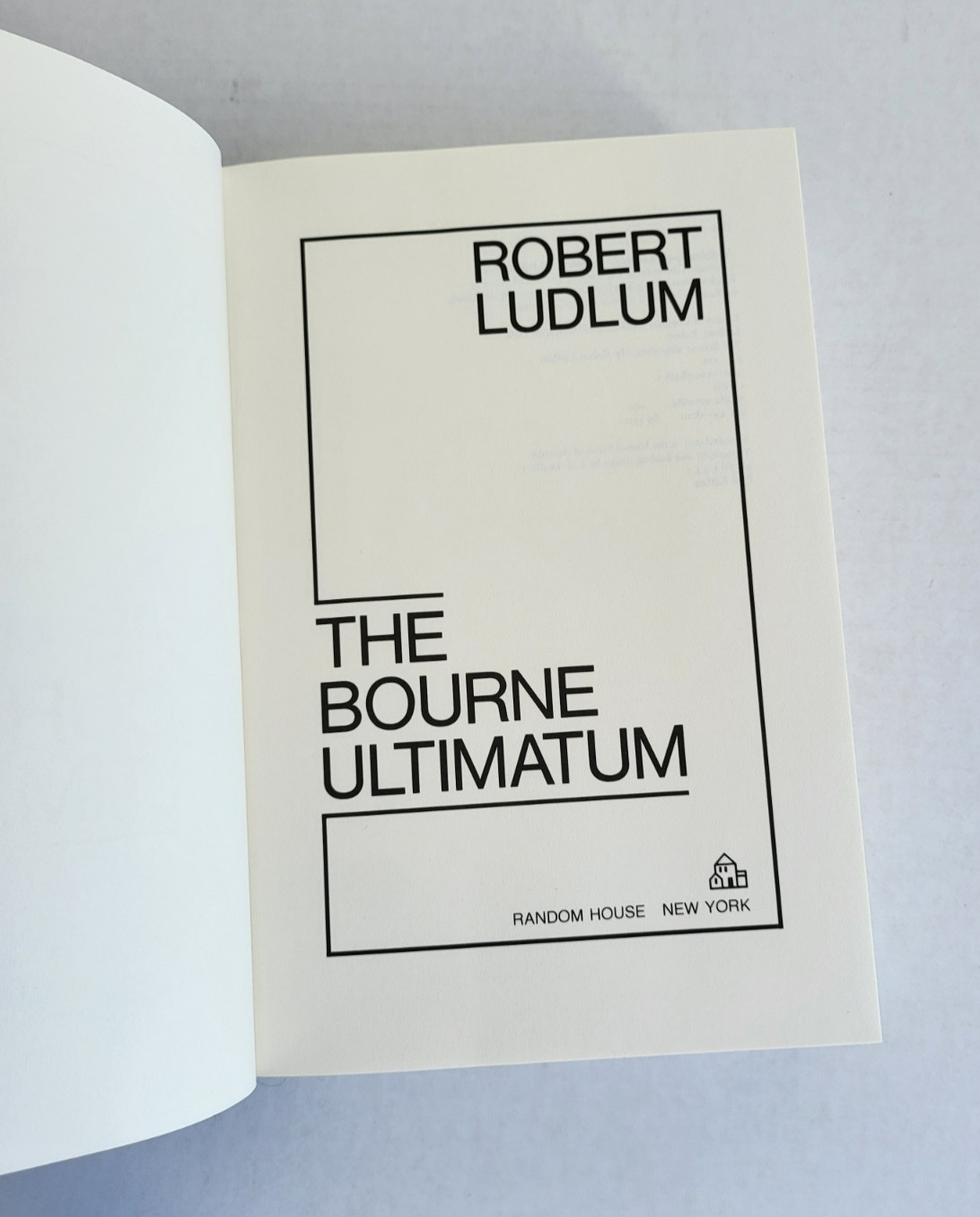 The Bourne Ultimatum by Robert Ludlum (1990, Random House) FIRST EDITION! HC, DJ