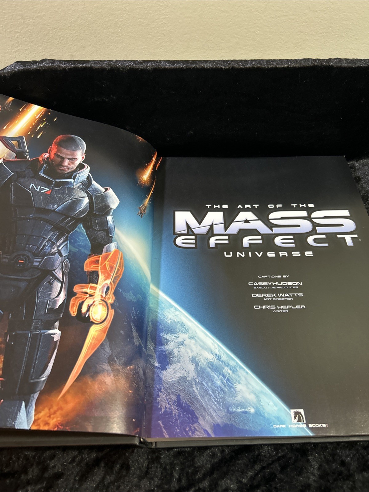 The Art of the Mass Effect Universe – Chris Hepler – 2012 h/c illustrated