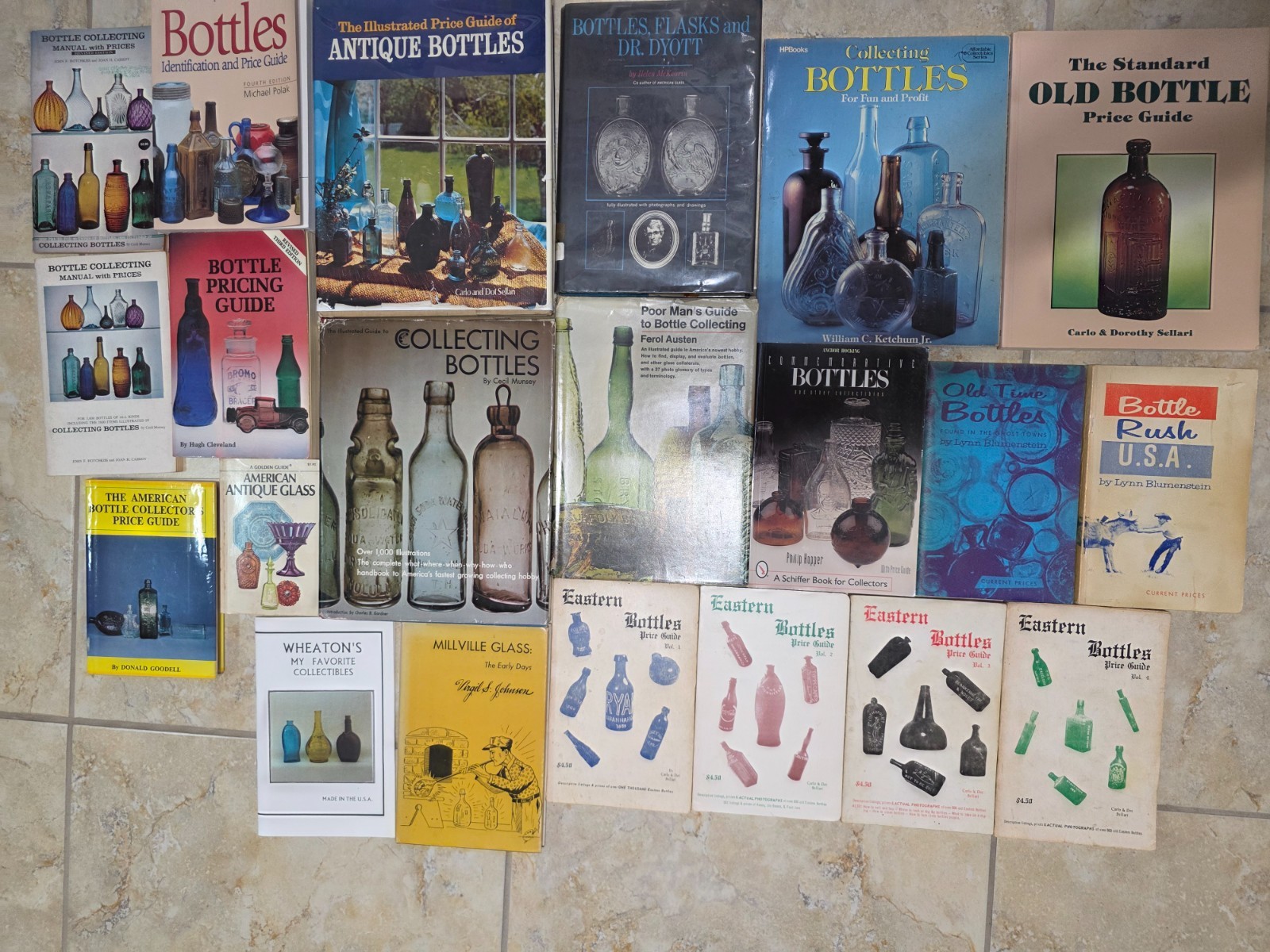 21 ANTIQUE BOTTLE BOOKS LOT- SALLARI, KETCHUM, AUSTEN, McKEARIN, MUNSEY, BLUMEN