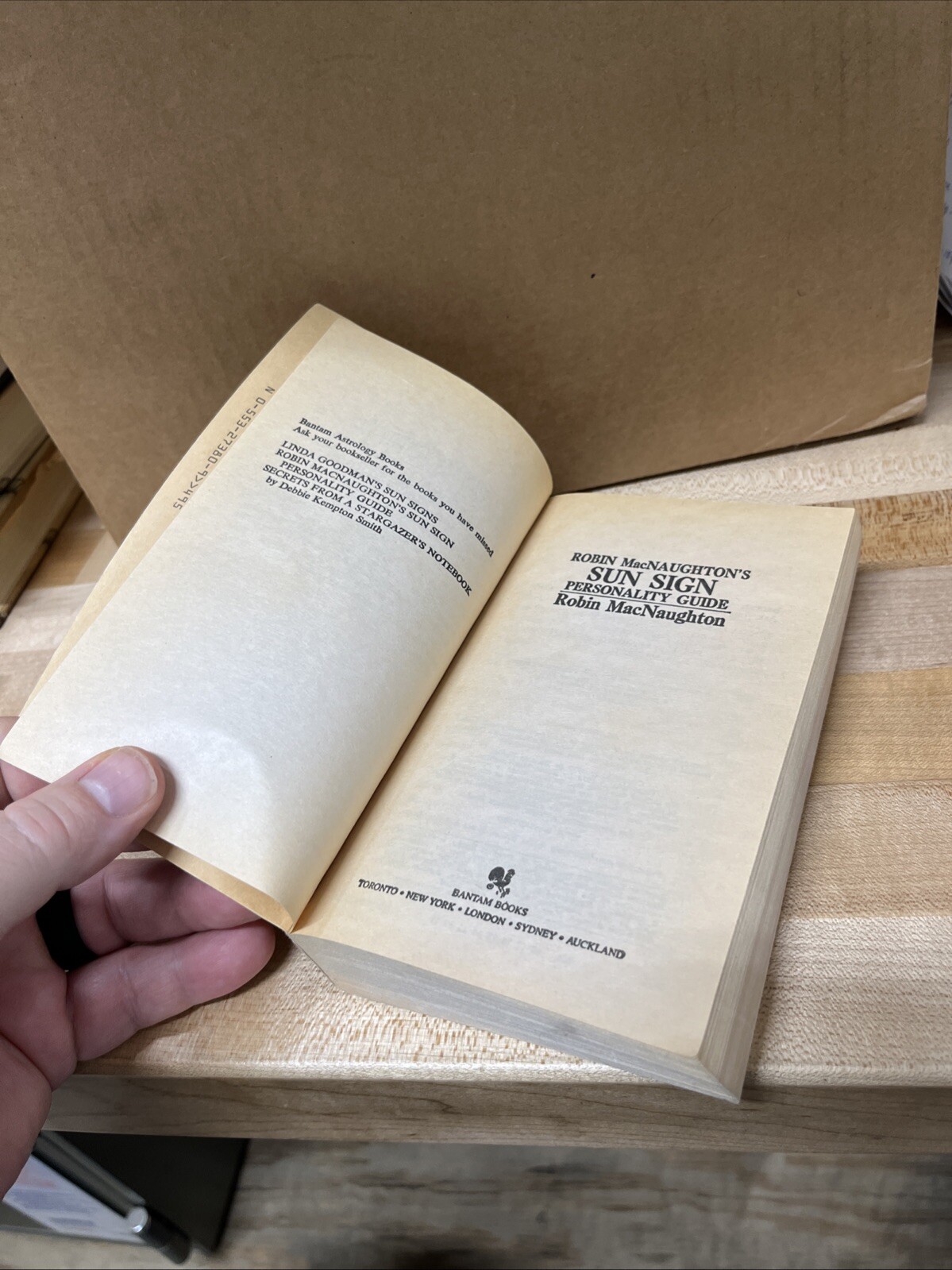 Robin MacNaughton’s, Sun Sign Personality Guide. Bantam Books Box 267
