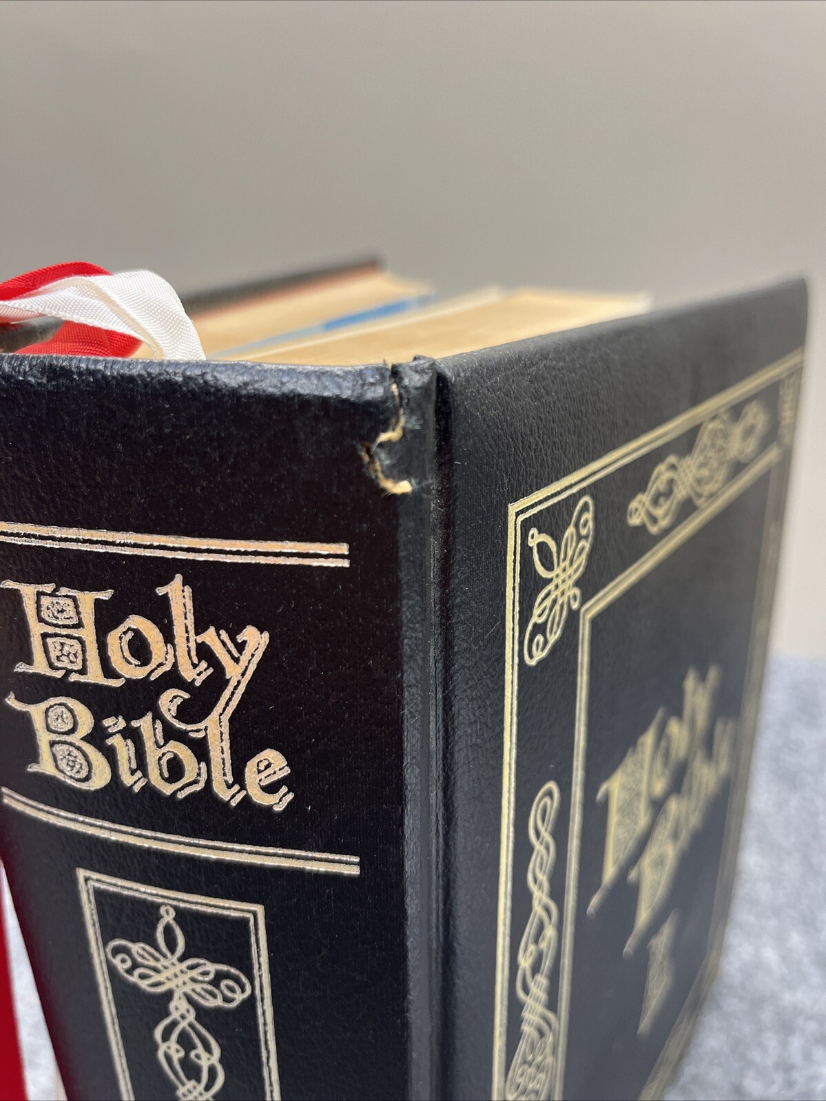 New American Bible NAB Holy Catholic Press World 1970 Gilded Faux Leather