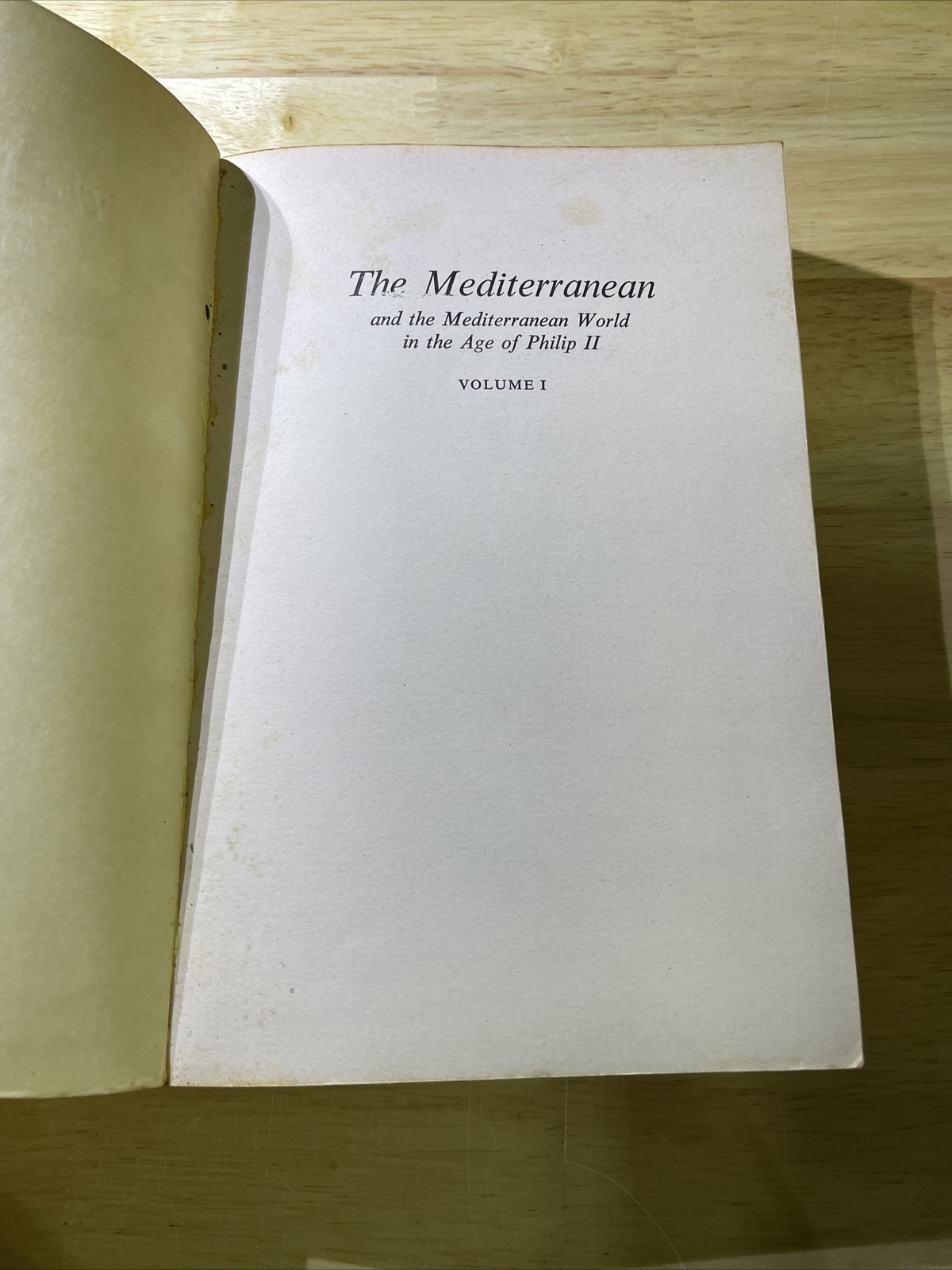 Fernand Braudel, The Mediterranean and the Mediterranean World.. vol I