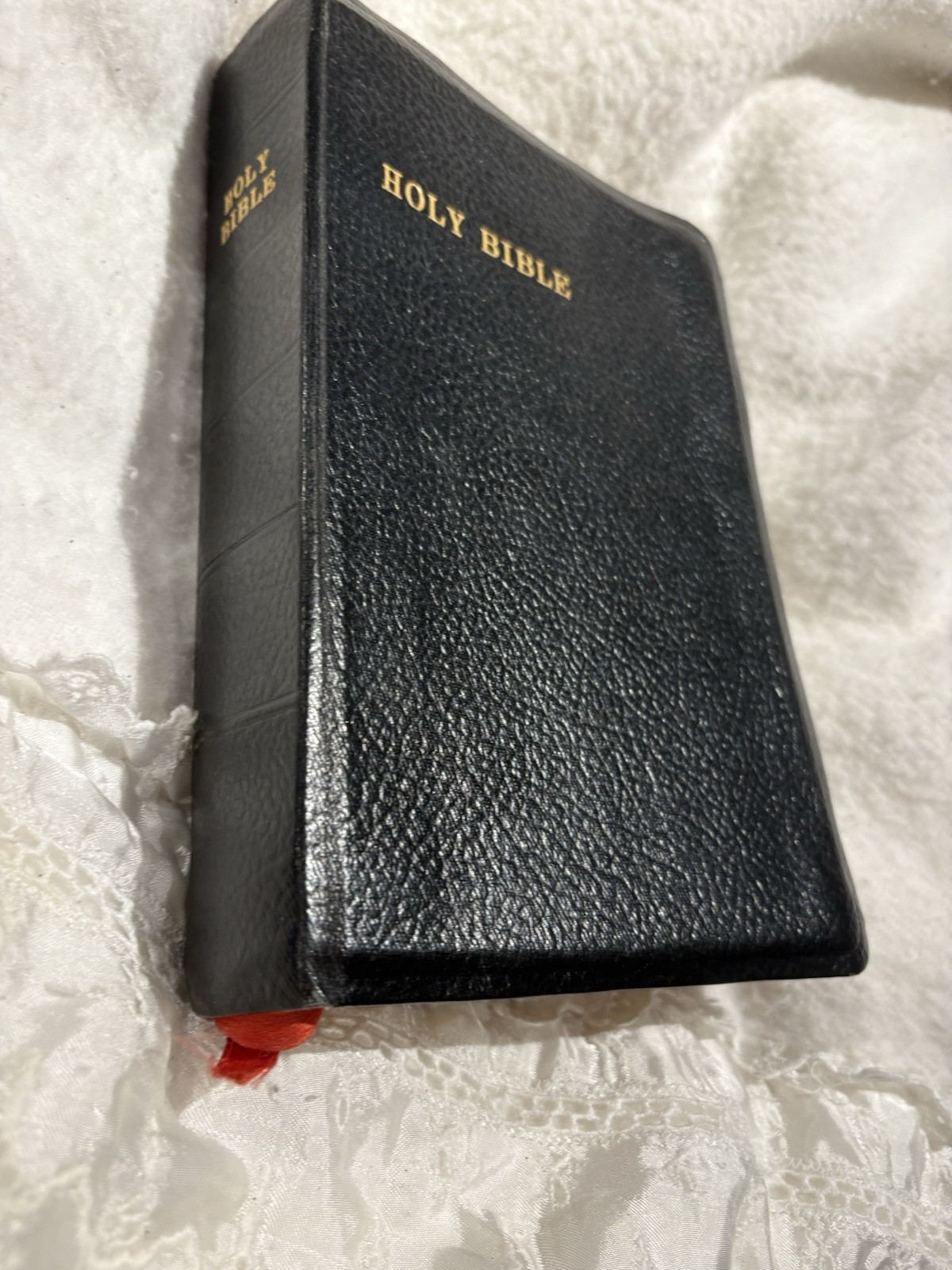 1963 Holy Bible KJV Self-Pronouncing Edition, Red Letter National Bible Press LN