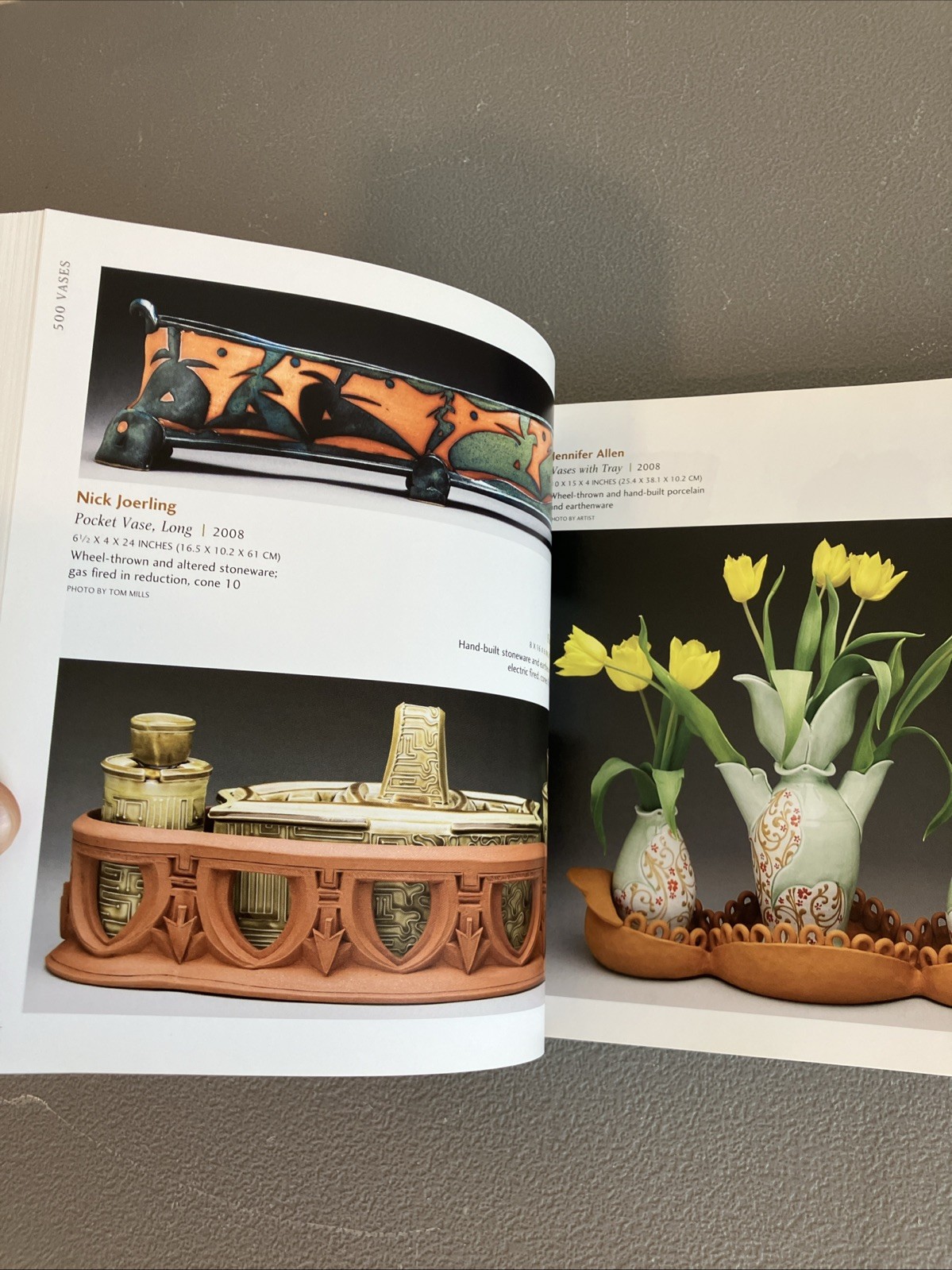 500 Vases: Contemporary Explorations of a Timeless Form