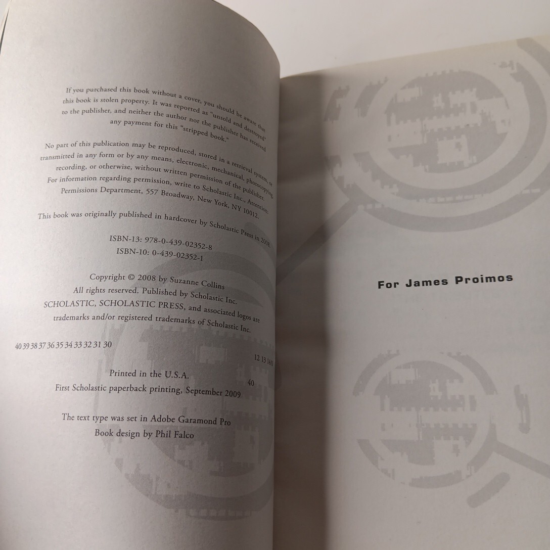 The Hunger Games (Book 1) + Guide To The Hunger Games + DVD
