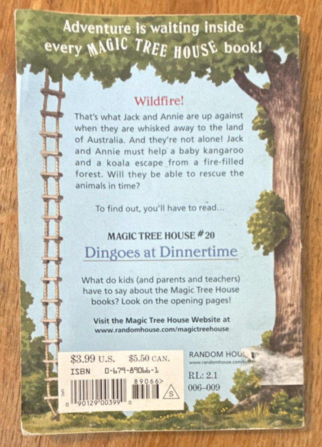 Magic Tree House Dingoes at Dinnertime by Mary Pope Osborne Paperback Illustrat…