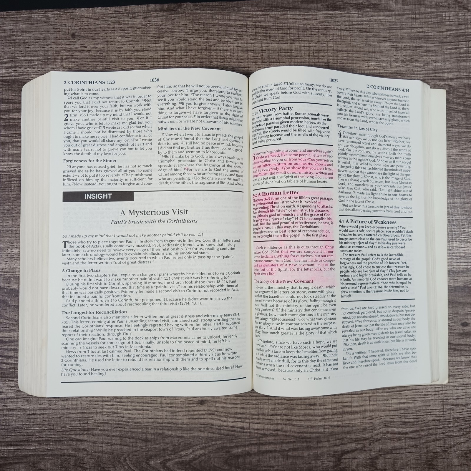 The New Student Bible International Version Expanded Updated Zondervan Paperback