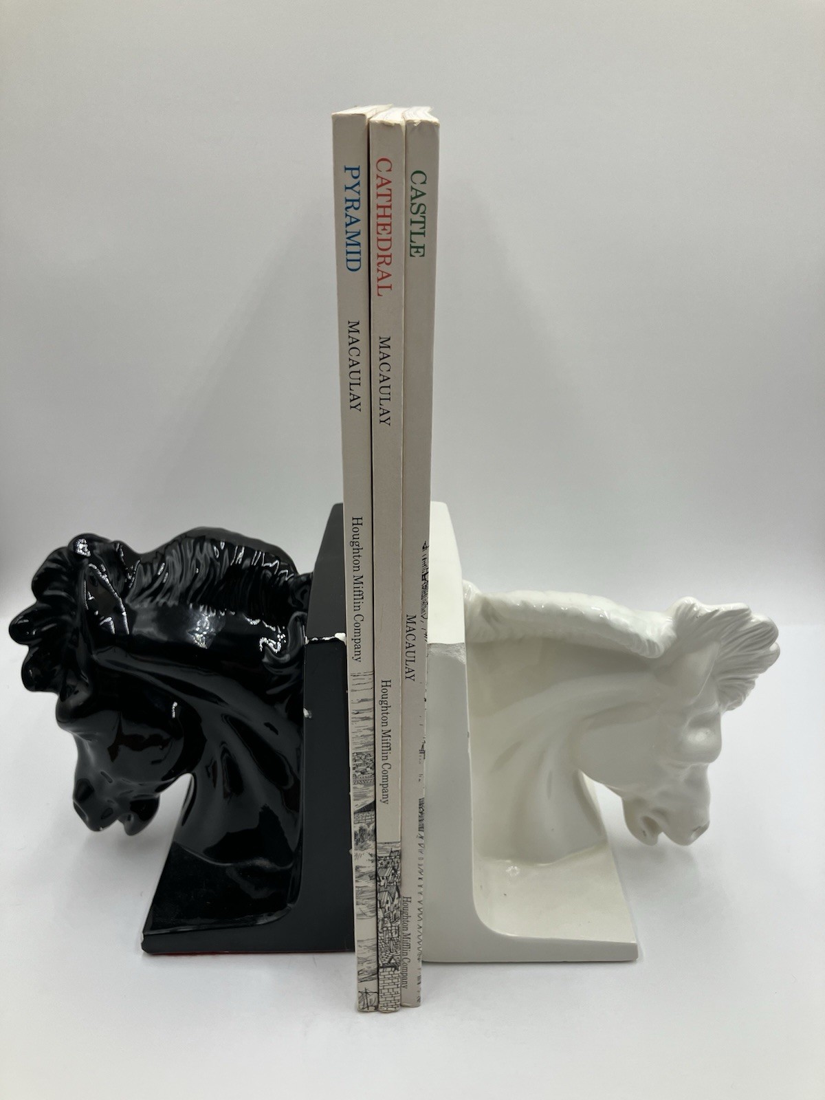 Lot of 3 David Macaulay Vintage Paperback Books Castle Cathedral Pyramid