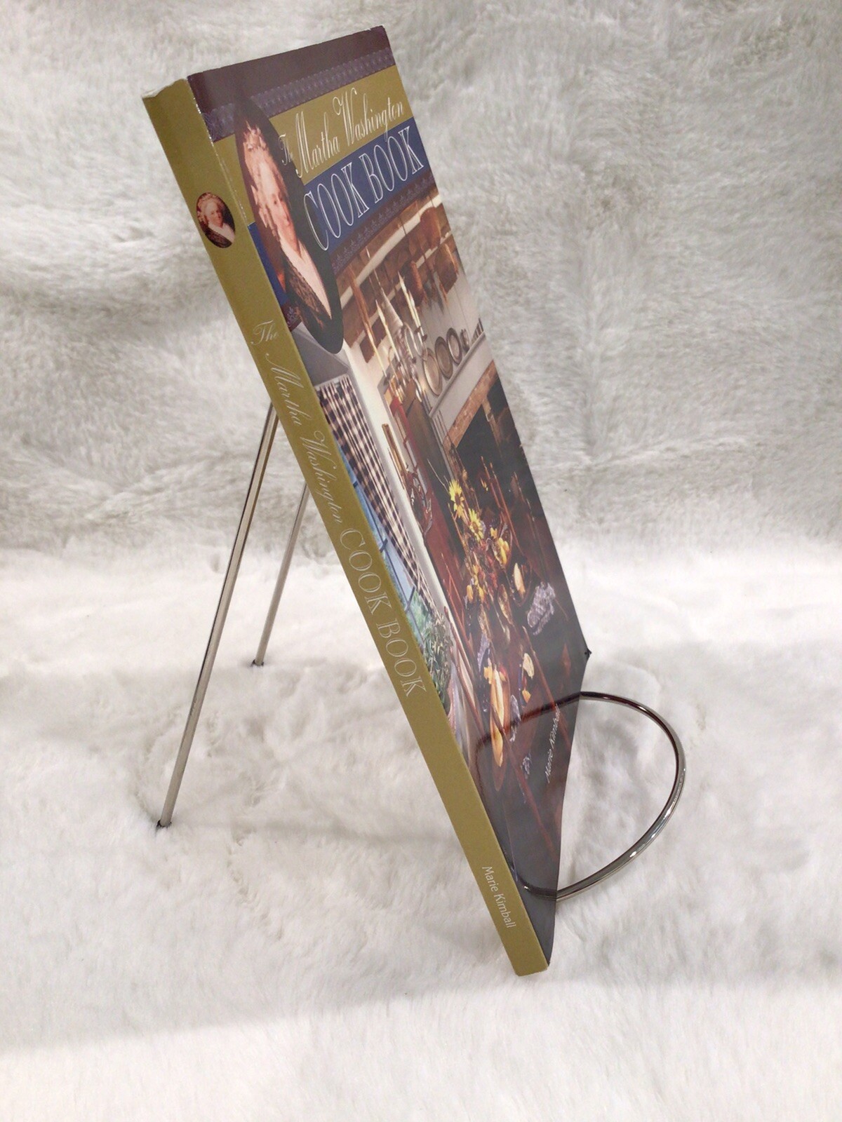 Martha Washington COOKBOOK 204 pages by Marie Kimball 2005