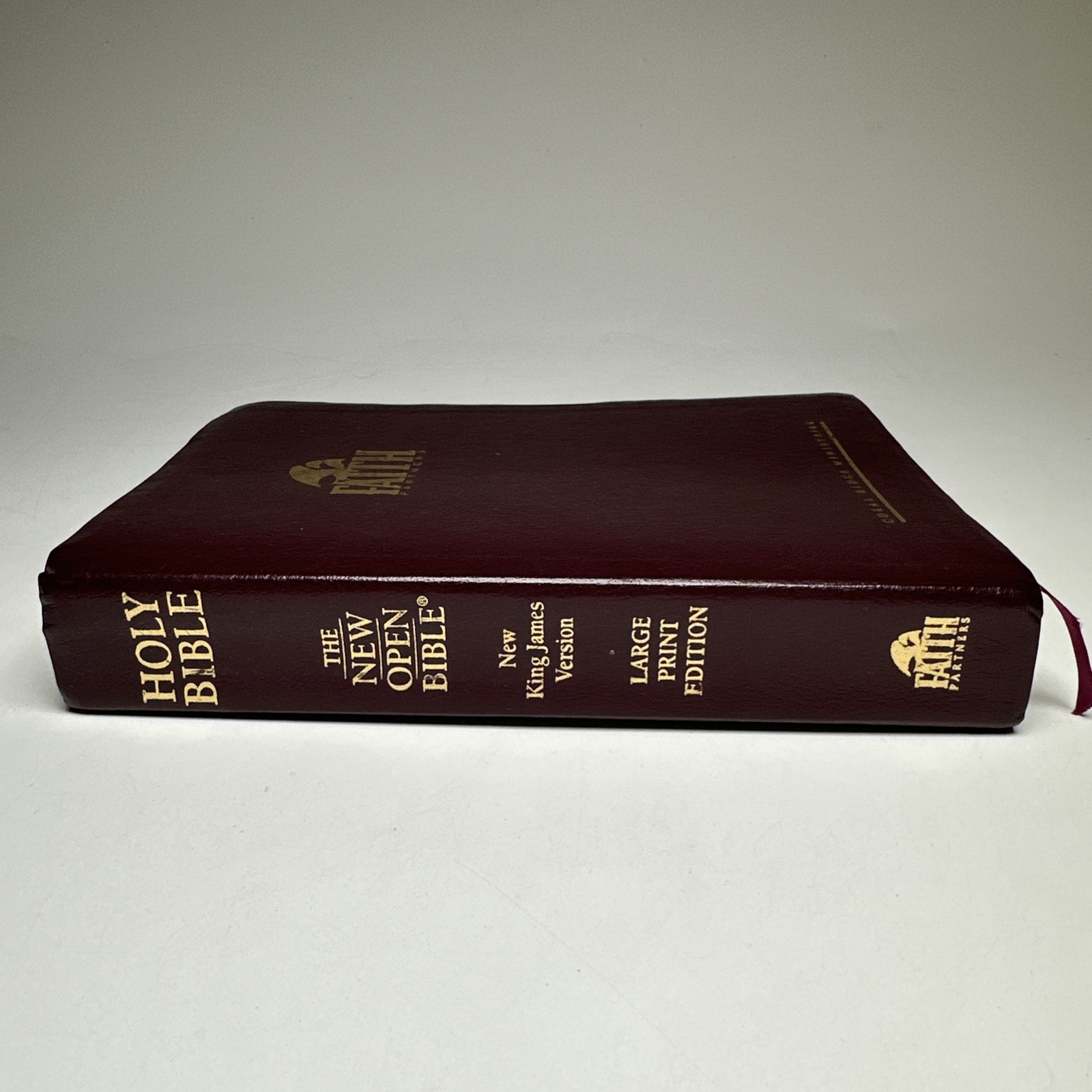 The New Open Bible NKJV Large Print Nelson New King James Bonded Leather