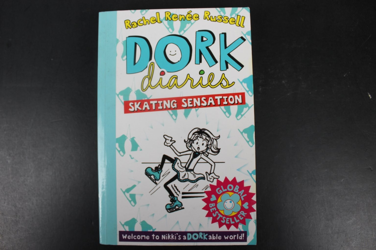 Dork Diaries Skating Sensation #4 Rachel Renee Russell 2015 Illustrated ~VG
