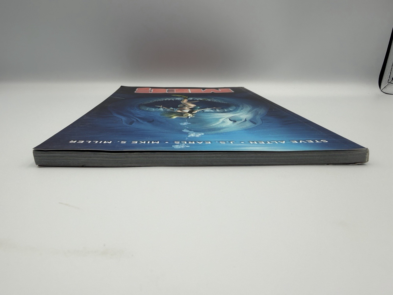 The Meg Graphic Novel Steve Alten Rare TPB Comic Book Megalodon 2019 BLACKLIST