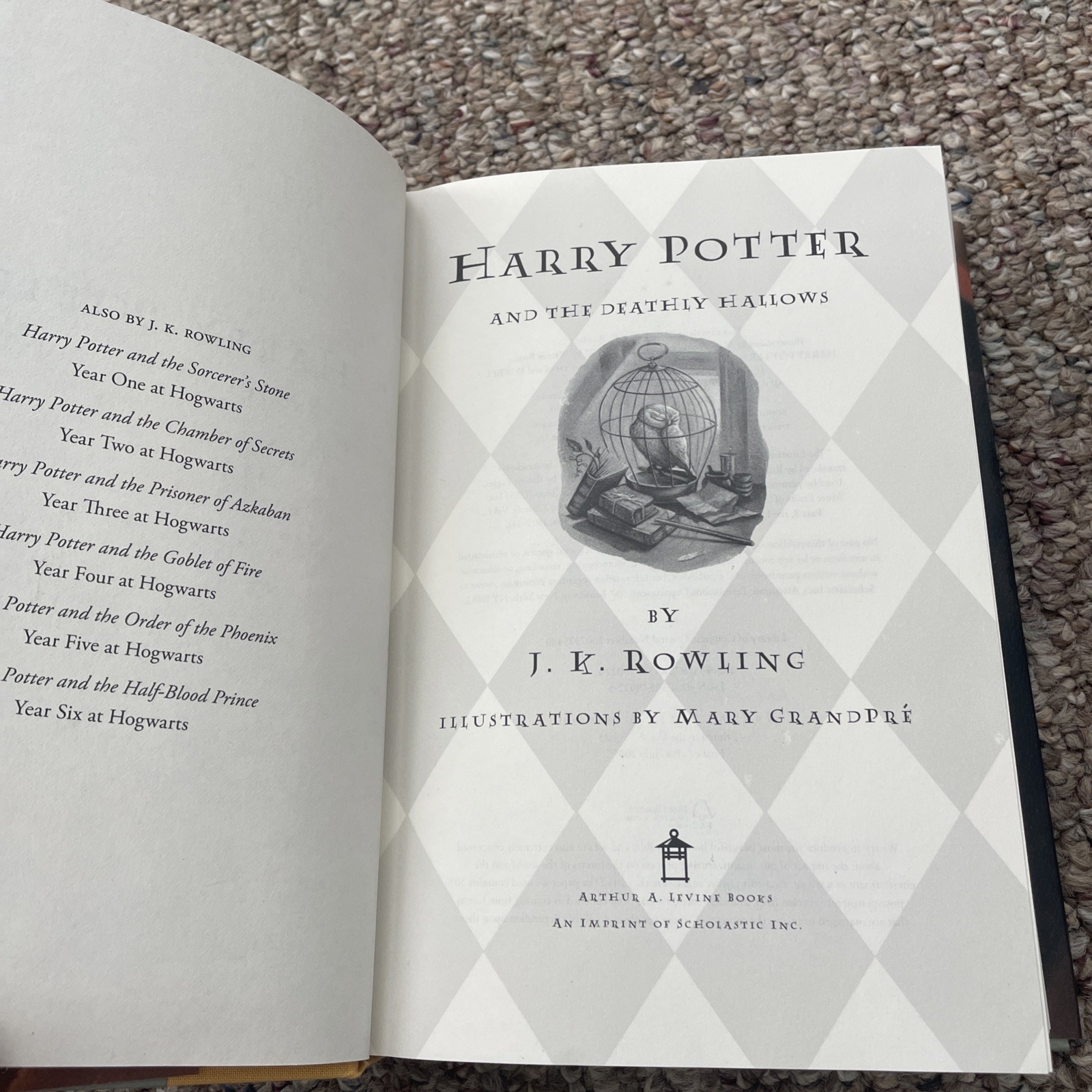 First Edition USA 1st Print Harry Potter & The Deathly Hallows 759 pages