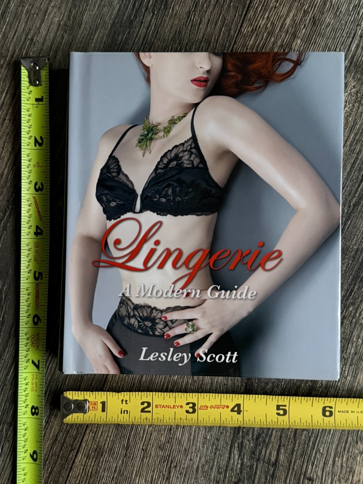 Lingerie Book A Modern Guide Hardcover Lesley Scott Hot Girl Sexy Babe