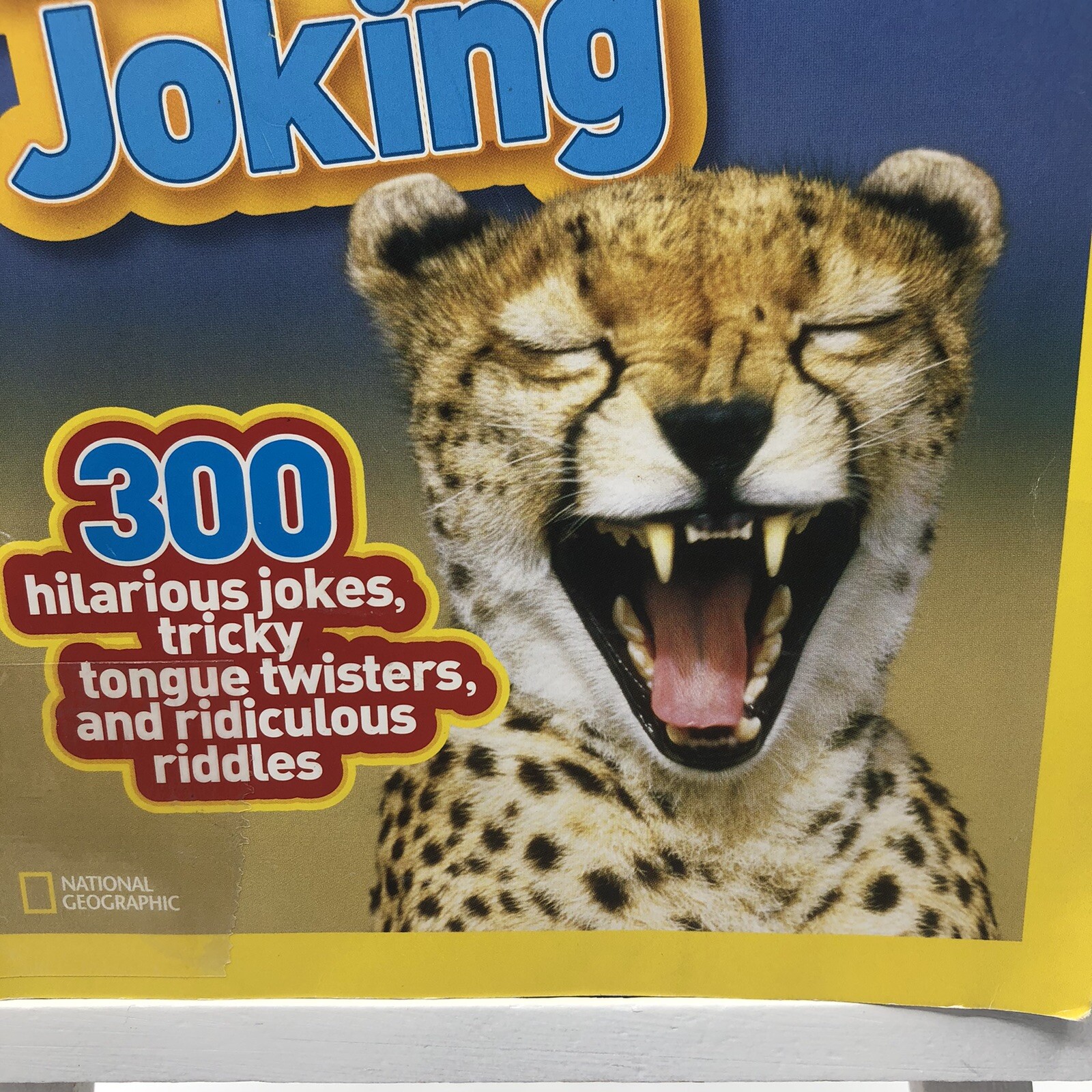 Just Joking : 300 Hilarious Jokes, Tricky Tongue Twisters, and Ridiculous Riddle