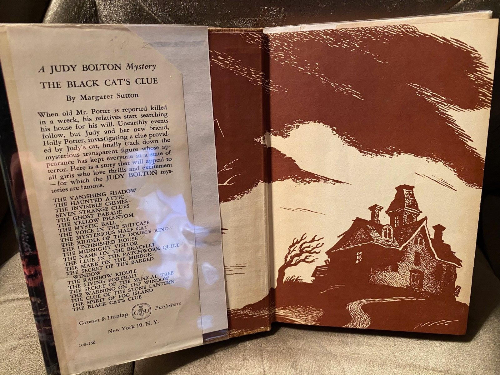 A JUDY BOLTON MYSTERY THE CLUE OF THE STONE LANTERN MARGARET SUTTON #21 1950