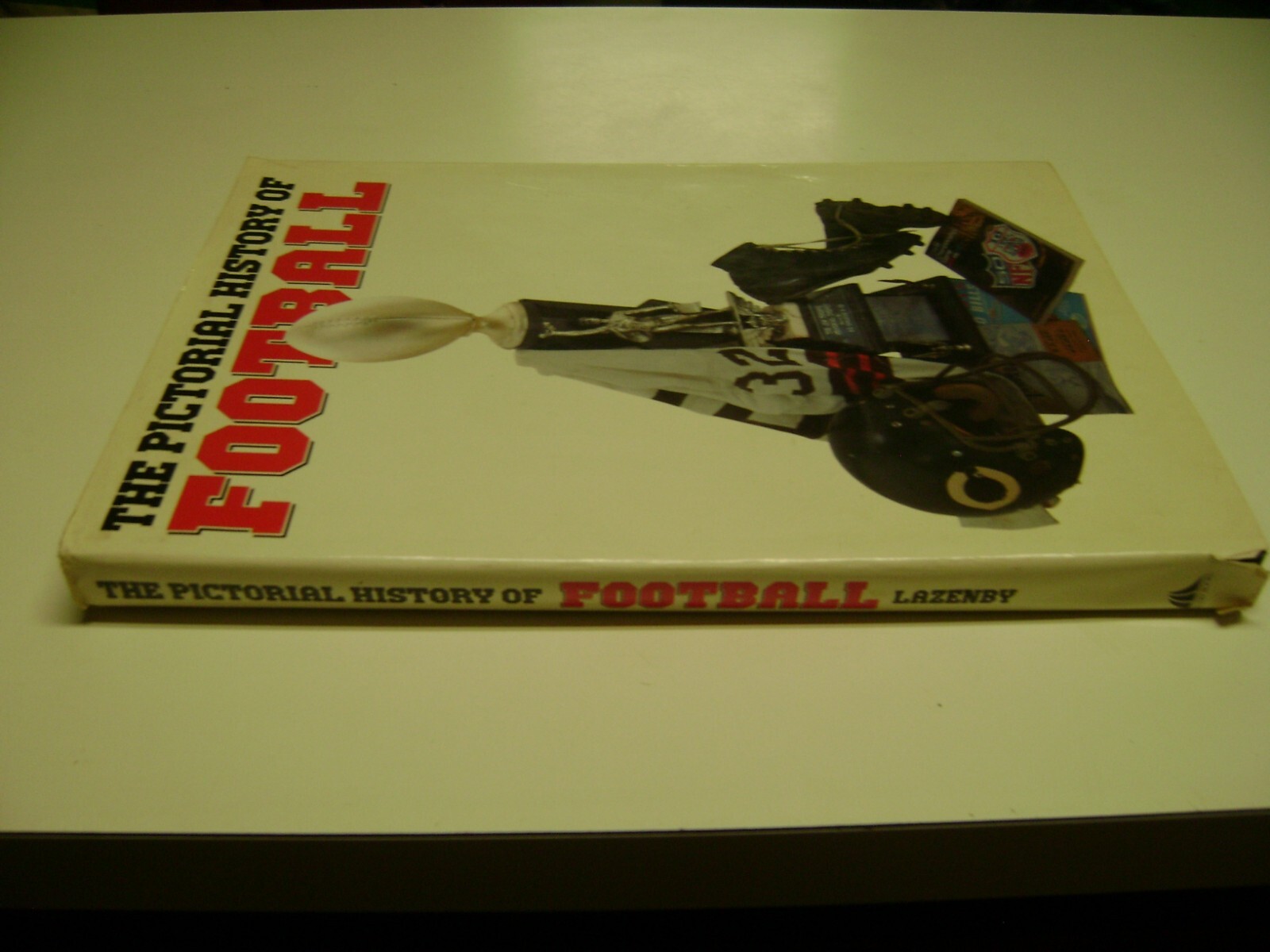 Huge 1987 Hardcover Book THE PICTORIAL HISTORY OF FOOTBALL,420 Pages Many Photos