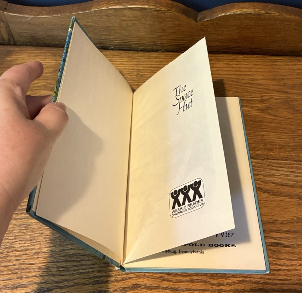 The Space Hut by Ester Wier – Vintage 1967 Weekly Reader Book