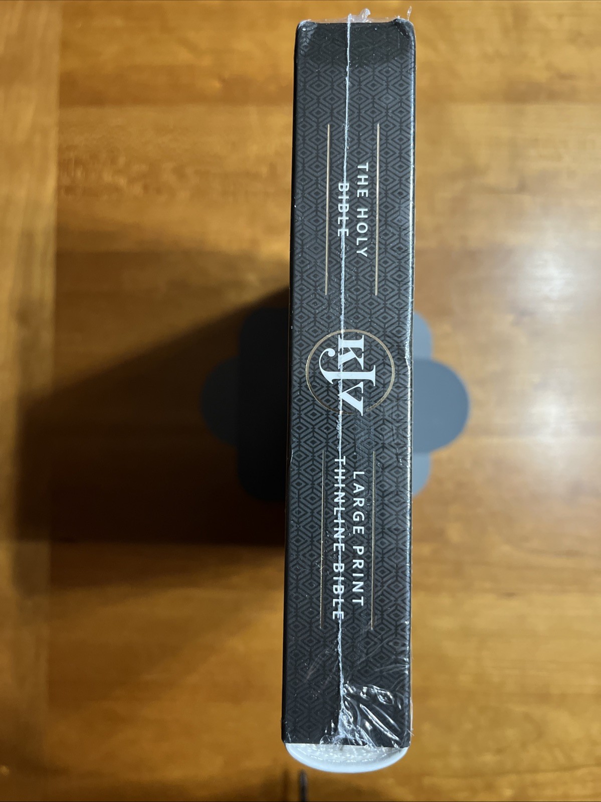 KJV Holy Bible, Thinline Large Print, White Faux Leather, Red Letter Ed. 2020