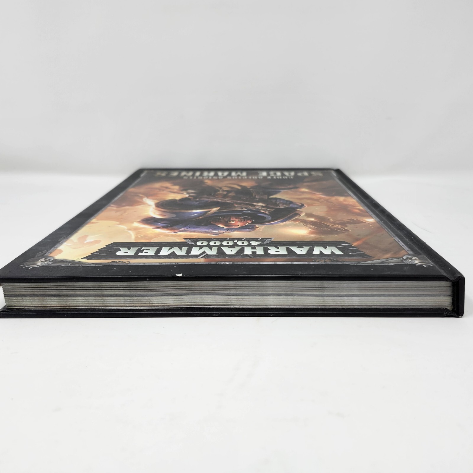 Warhammer 40k: Codex Adeptus Astartes: Space Marines 2017 Hardcover.