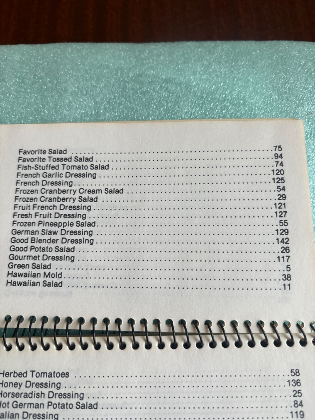 SALAD AND DRESSINGS RECIPE BOOK~POCKET BOOK 5.5×4”~147 RECIPES,147 PAGES