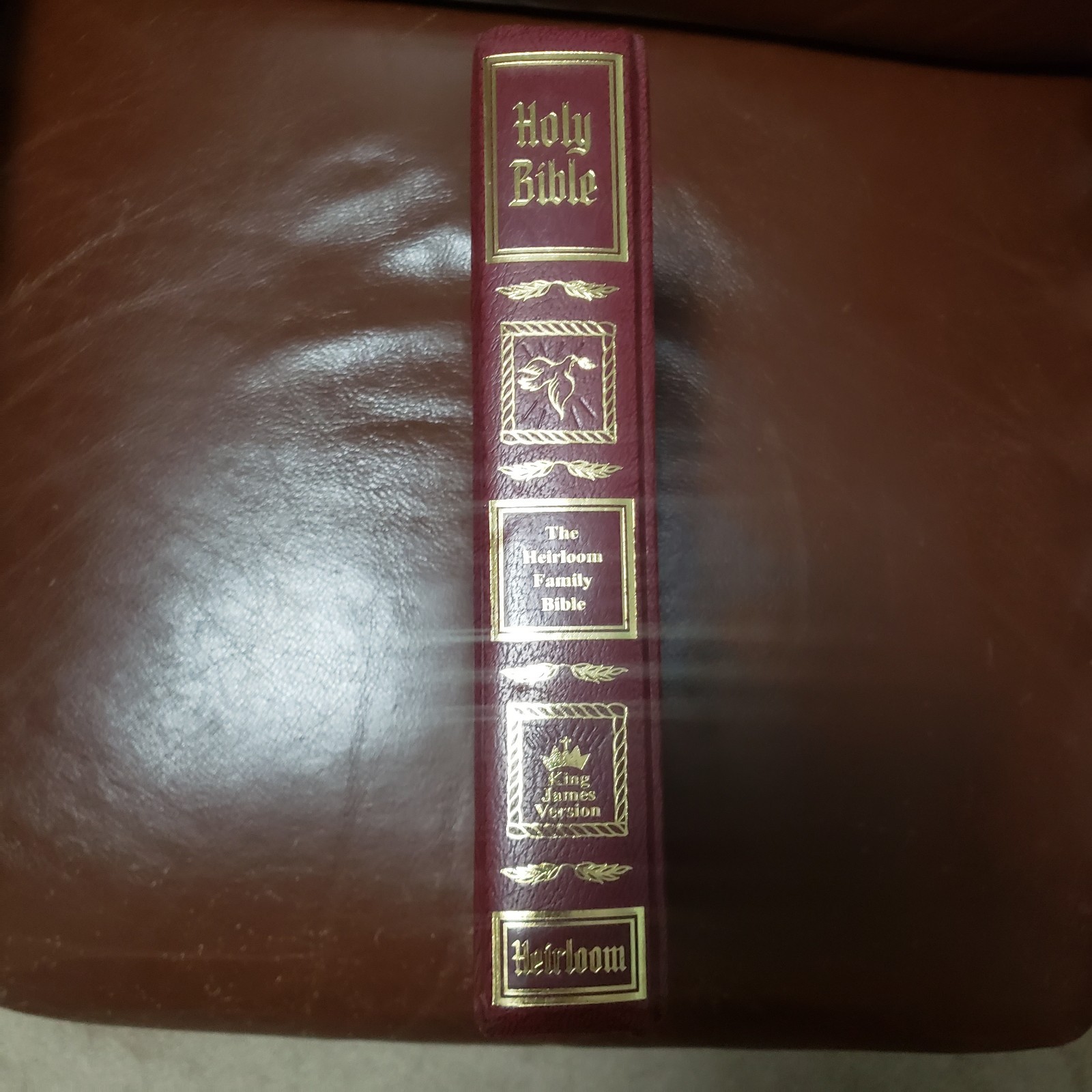 Holy Bible The Heirloom Family Bible King James Version Red Letter 1988 Like New