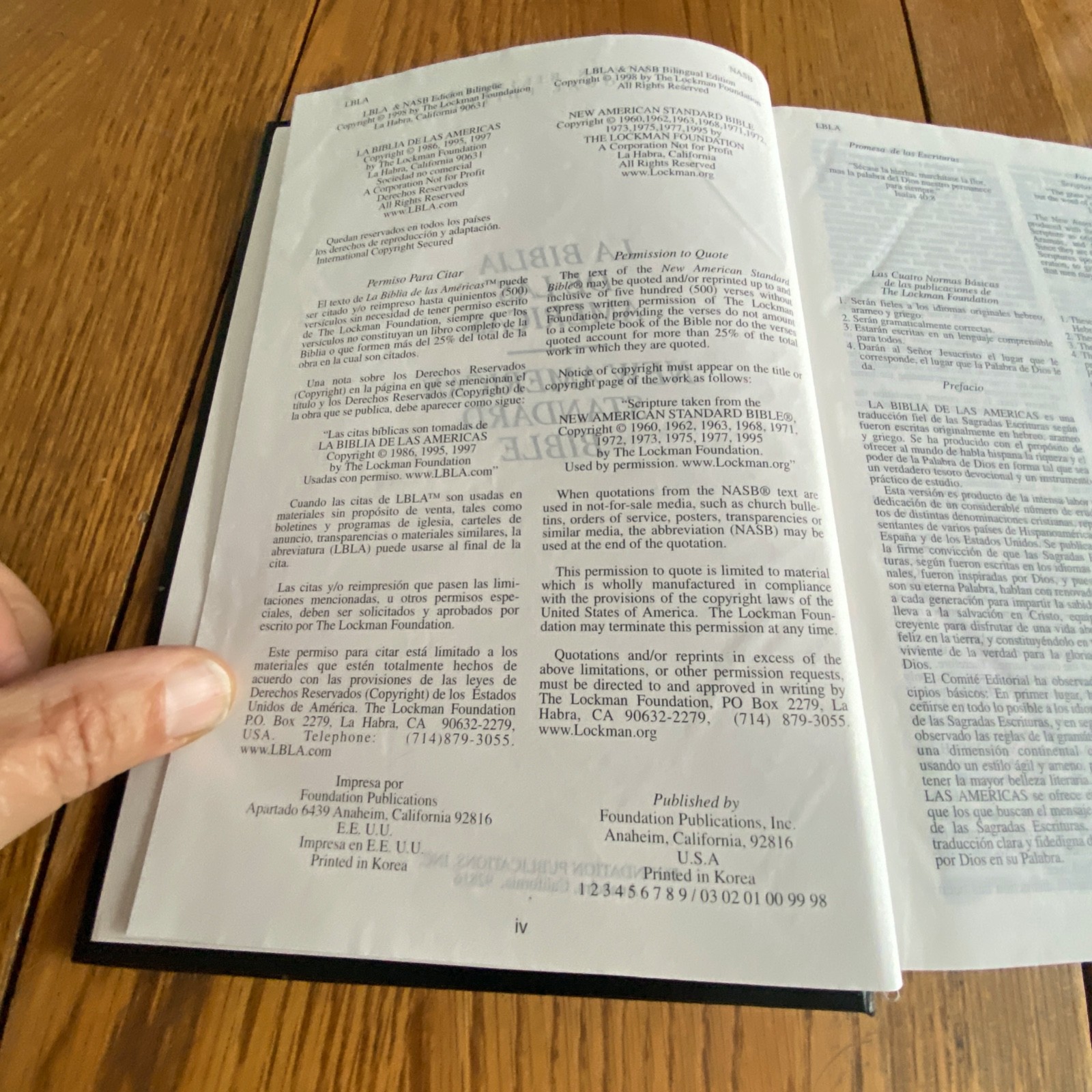 Santa Biblia Holy Bible NASB Updated Edition Bilingual Edition Hardcover Black