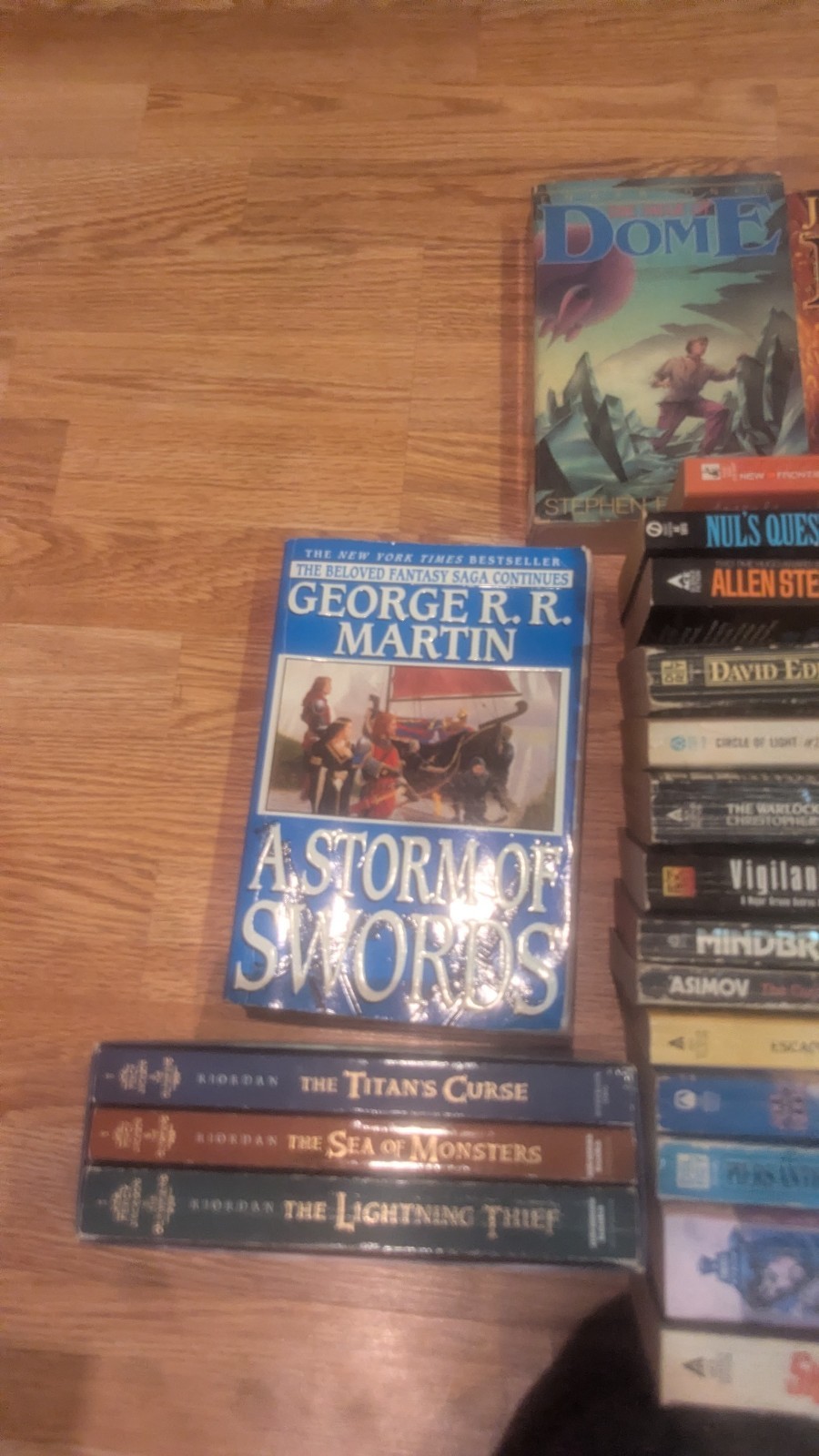 Lot of 34 Science Fiction Fantasy Paperbacks Novels 1970s-modern Daw & Others