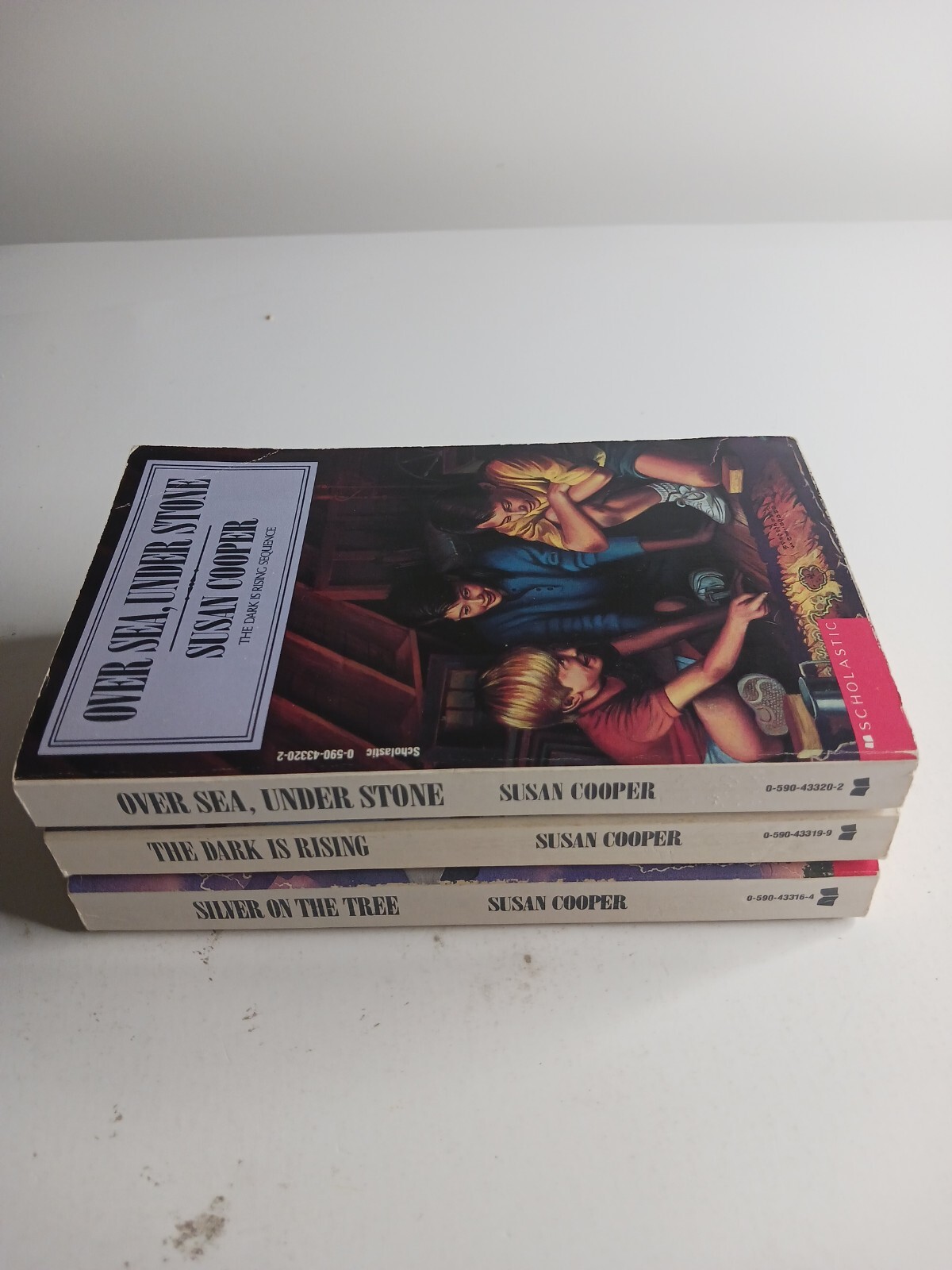 Susan Cooper Lot 3 PB:The Dark Is Rising Sequence #1 ,2 & 5