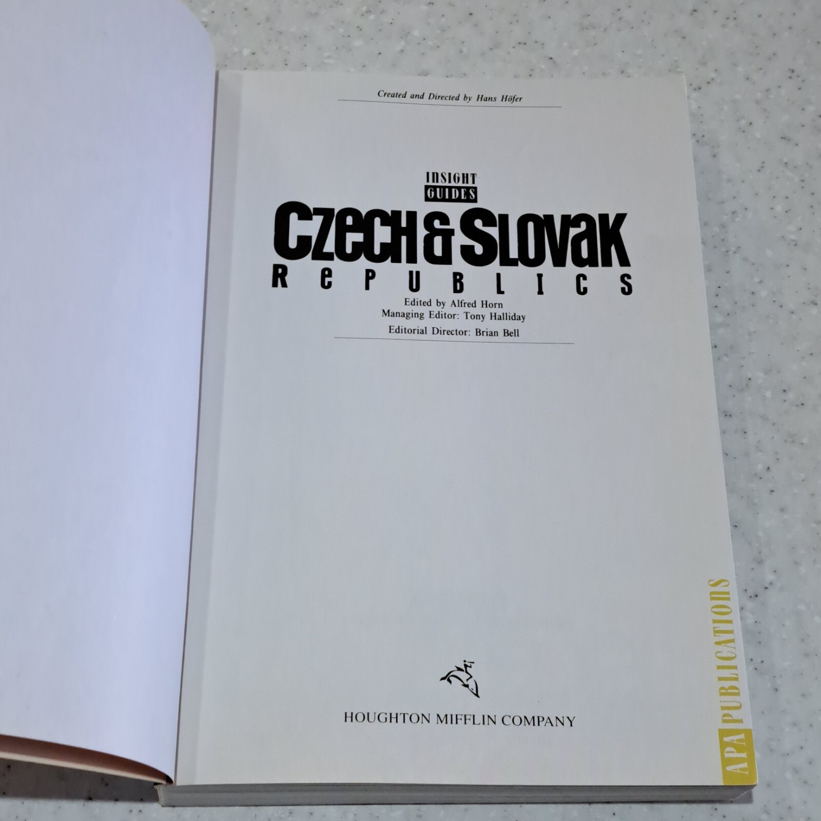 Czech & Slovak Republics by Insight Guides Travel Guide 1994
