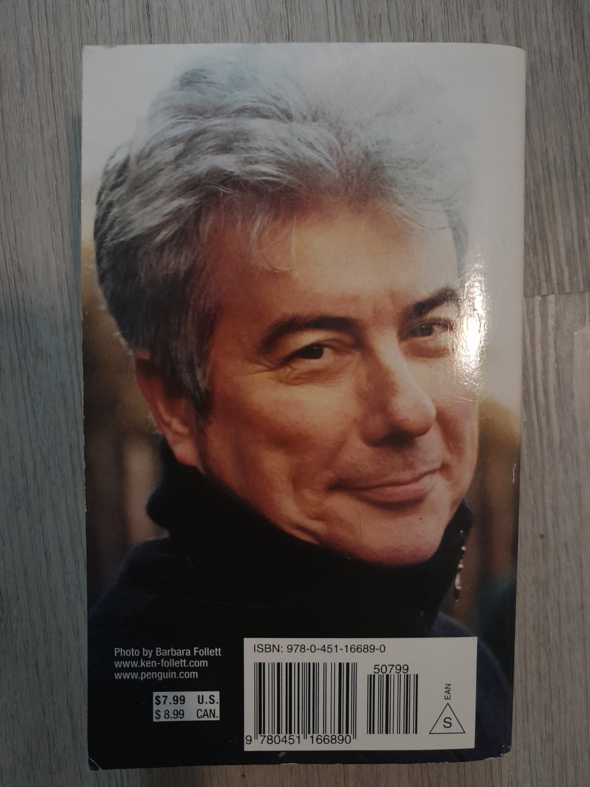1990 The Pillars of the Earth Ken Follett 1st Signet Printing Paperback