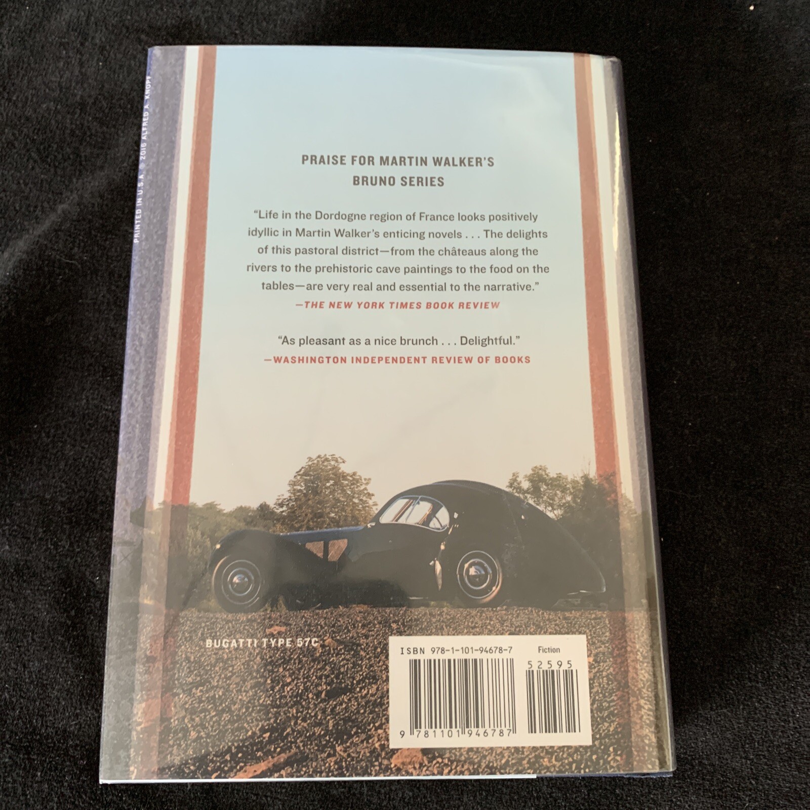 Signed, 1st edition! Fatal Pursuit by Walker, Martin 2016 HCDJ/DJ cover Like new