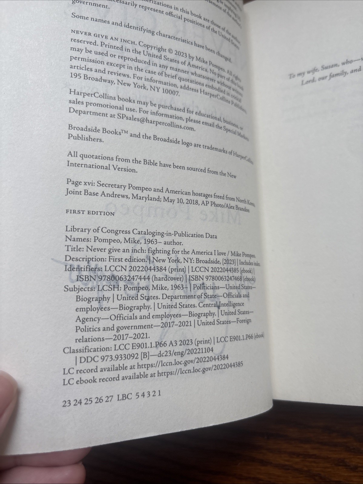 Never Give an Inch SIGNED Mike Pompeo 1st Prt / 1st Ed Hardcover