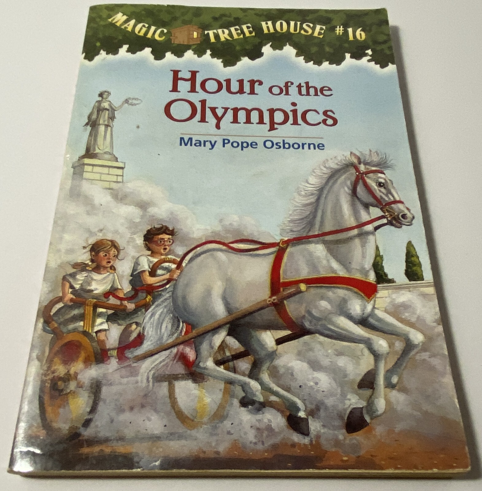 Magic Tree House (R) Ser.: Hour of the Olympics by Mary Pope Osborne