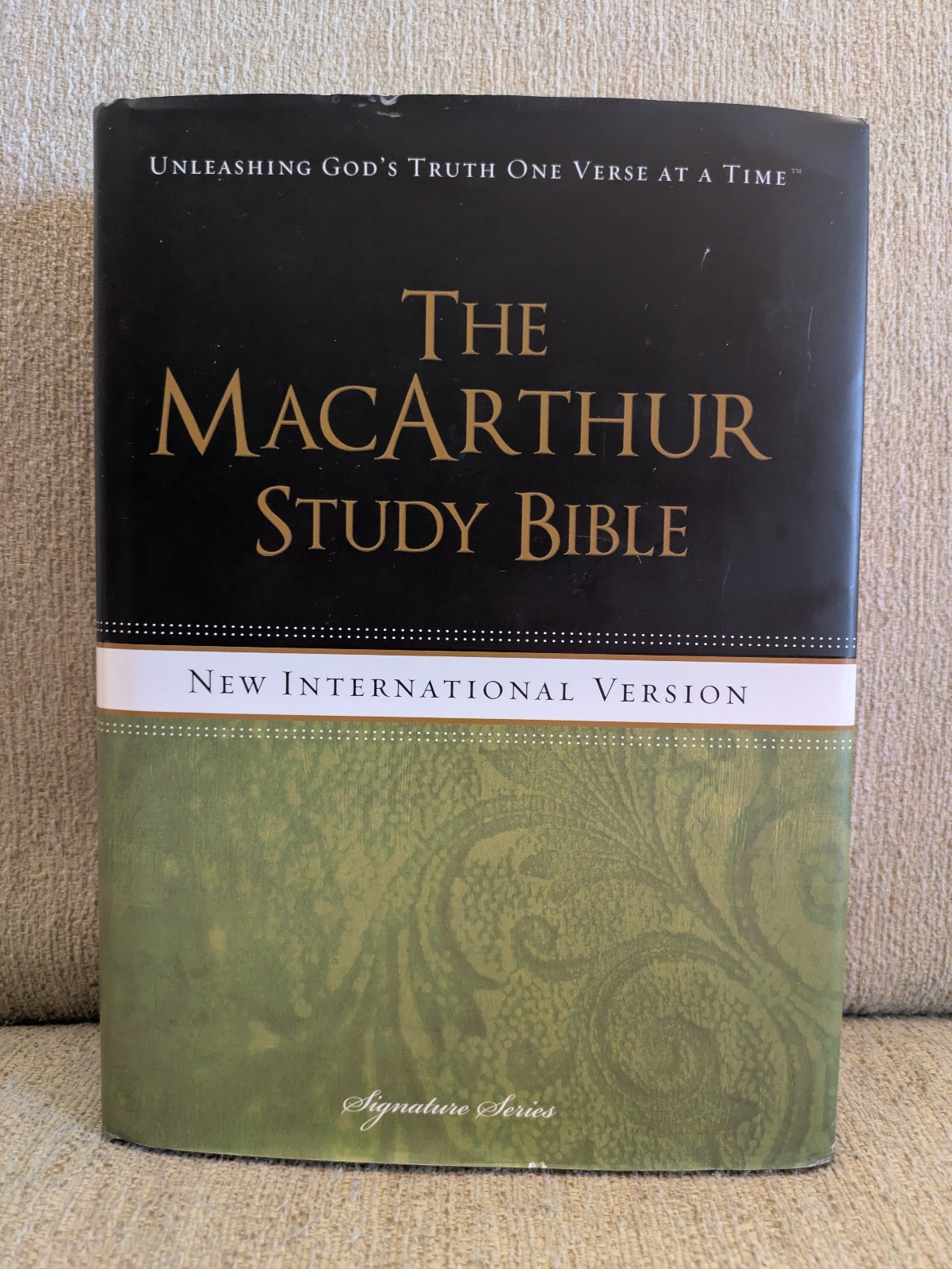 The MacArthur Study Bible: New International Version, Signature Series | 2013
