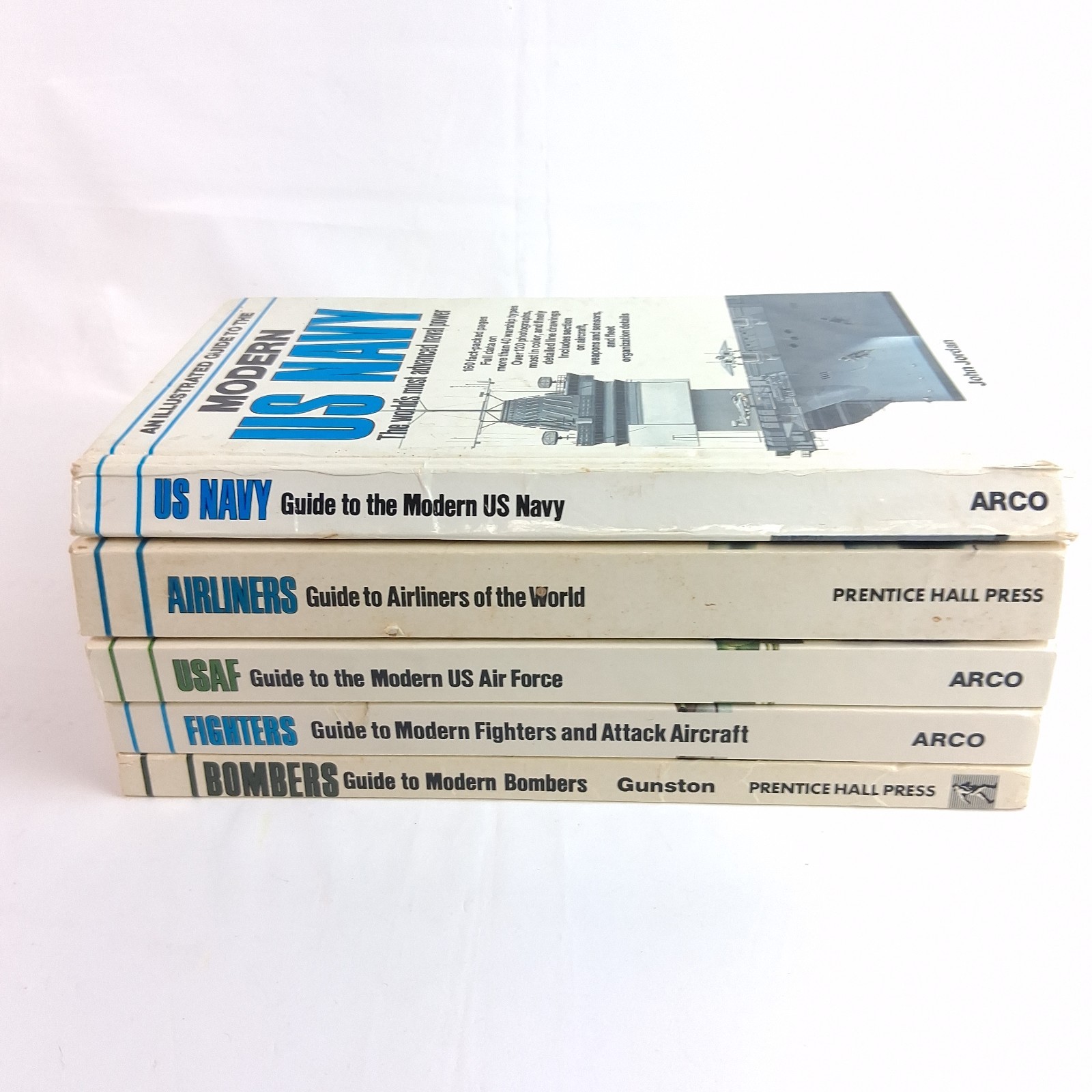 An Illustrated Guide To Books Navy Airliners USAF Bombers Fighters Lot of 5